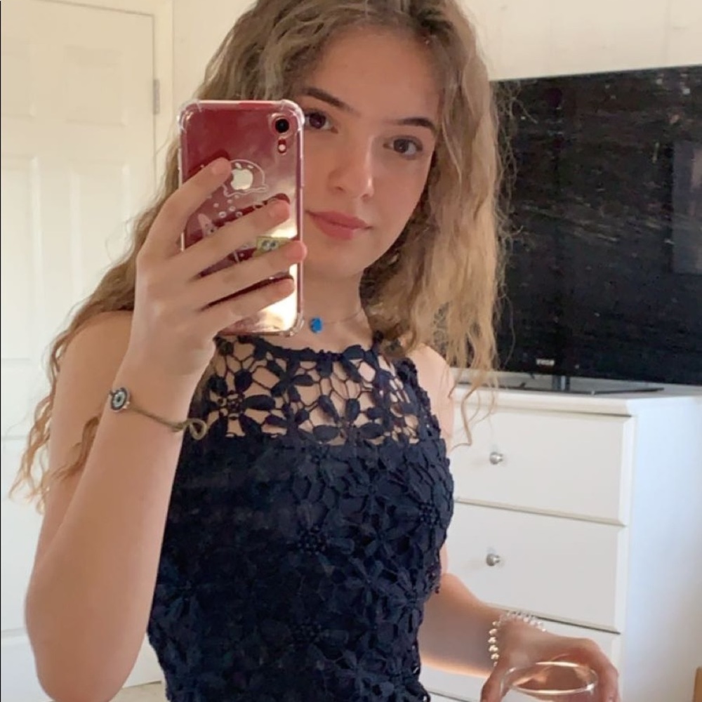 Meet your Posher, Isabel